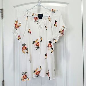 Liv Los Angeles Flutter Short Sleeve Floral Embroidered Top XL